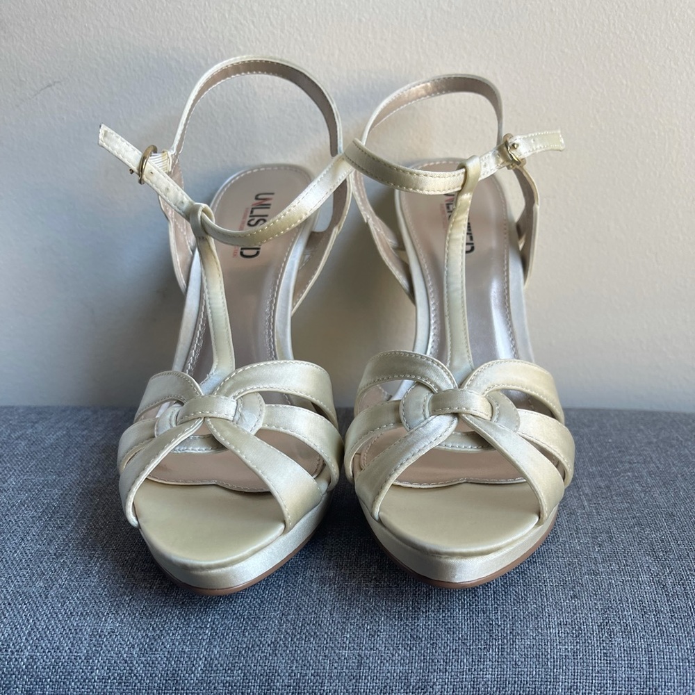 NWT Unlisted footy satin shoes with leather sole. Size 7